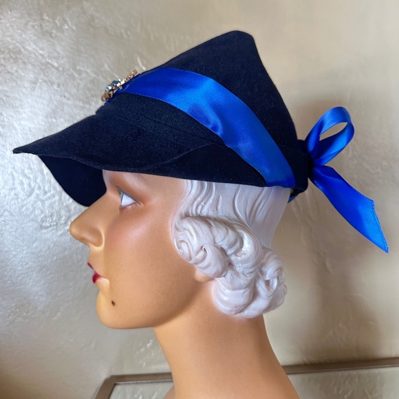 CLASSIC 1930s' NAVY CLOCHE WITH ROYAL BLUE BAND/BOW + JEWEL BROOCH - Picture 6 of 15